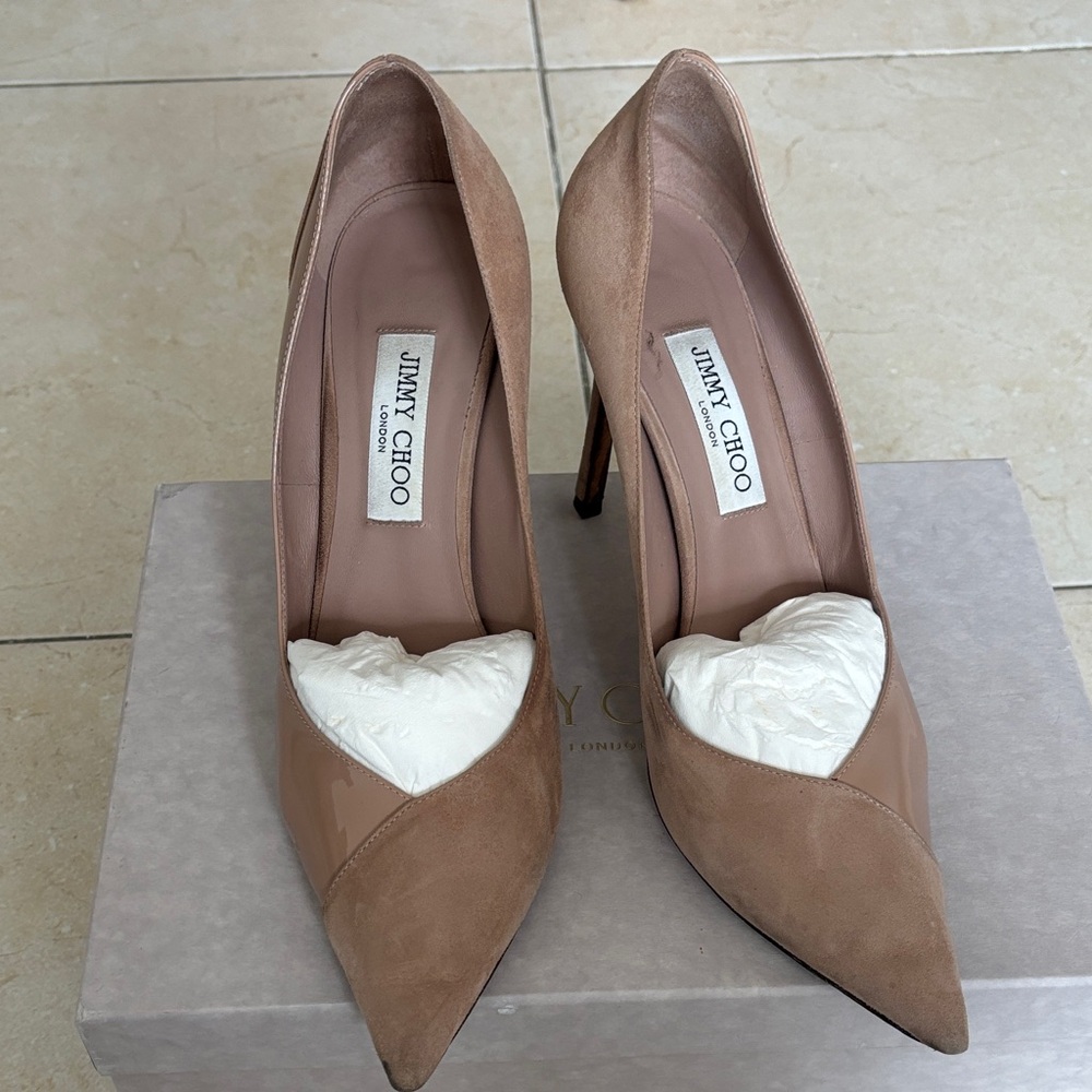 Jimmy Choo Cass 95 size 41 IT Blush Tan Pointed-Toe Suede & Patent Pumps